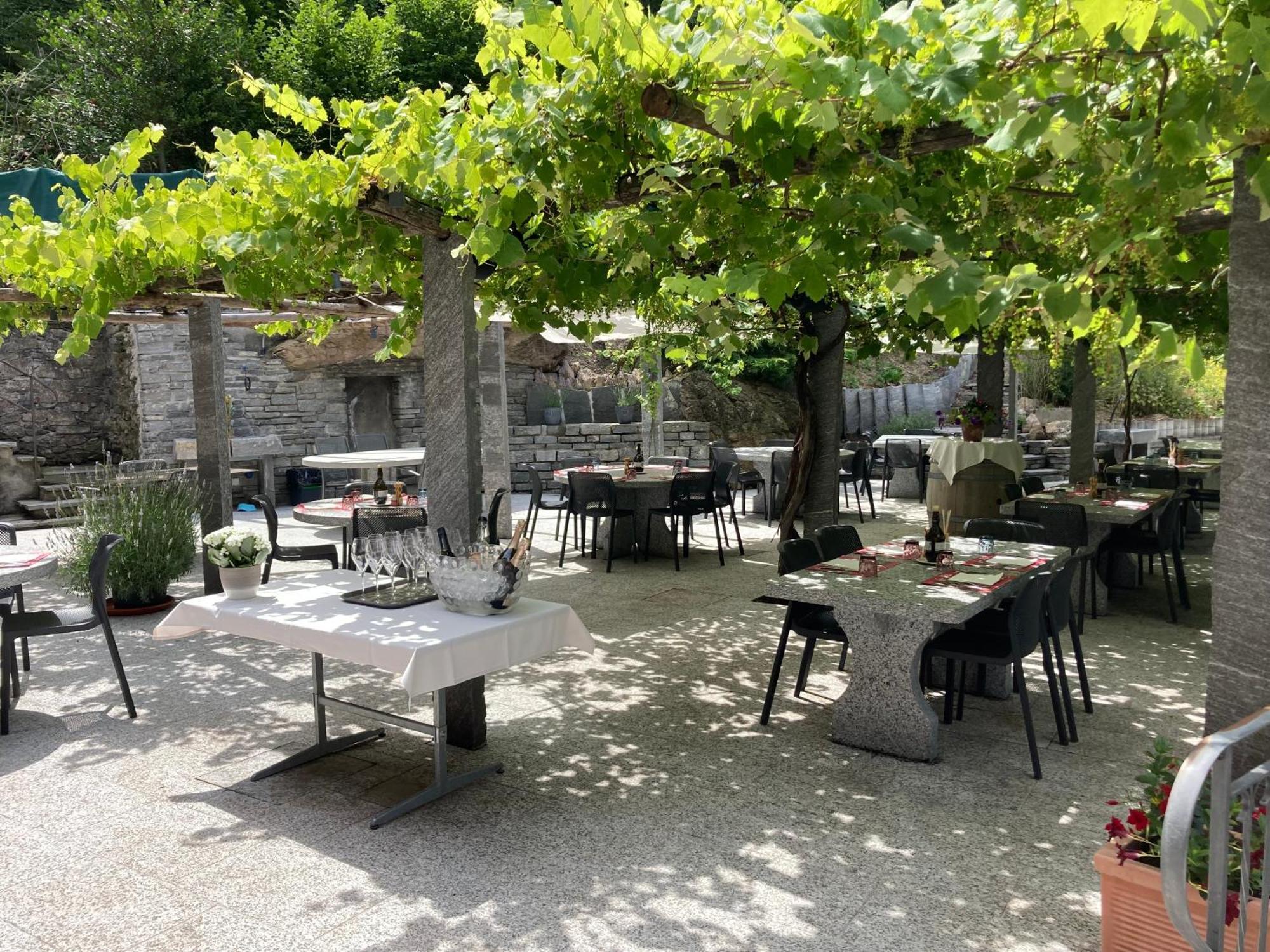 Hotel Ristorante Grotto Serta Lamone Kültér fotó