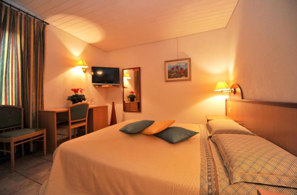 Hotel Ristorante Grotto Serta Lamone Kültér fotó