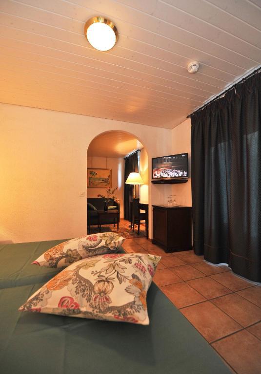 Hotel Ristorante Grotto Serta Lamone Kültér fotó