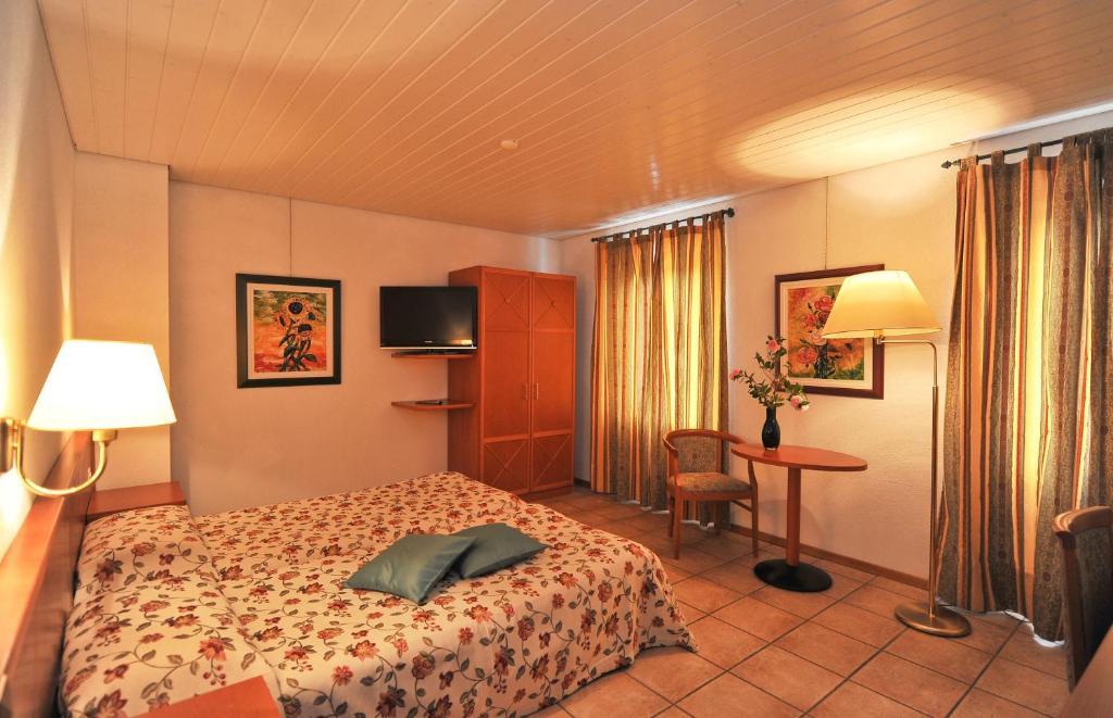 Hotel Ristorante Grotto Serta Lamone Kültér fotó